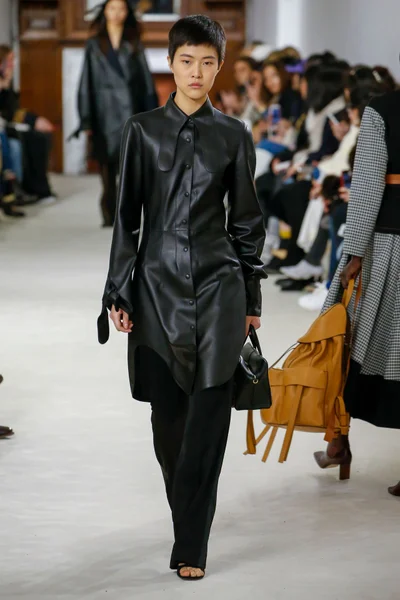 Look 32